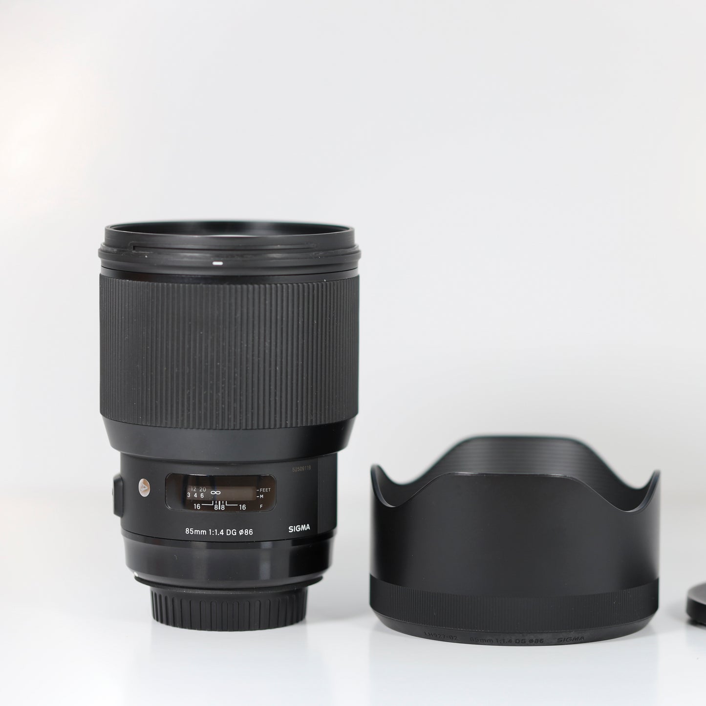Sigma 85mm f/1.4 Lens