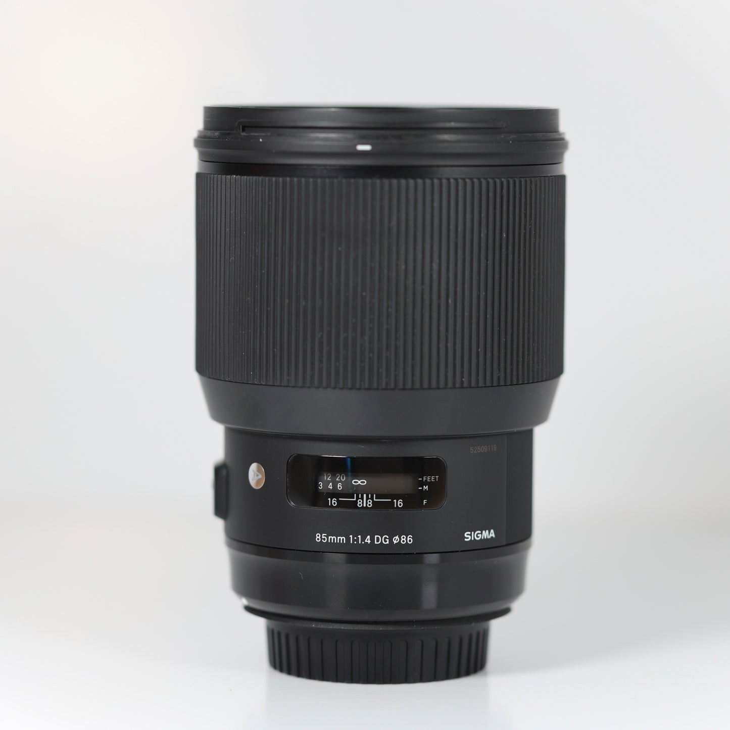 Sigma 85mm f/1.4 Lens